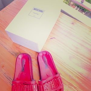 Moschino sliders
